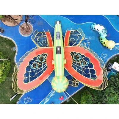 Spielplatz im Freien mit Schmetterlingsmotiv